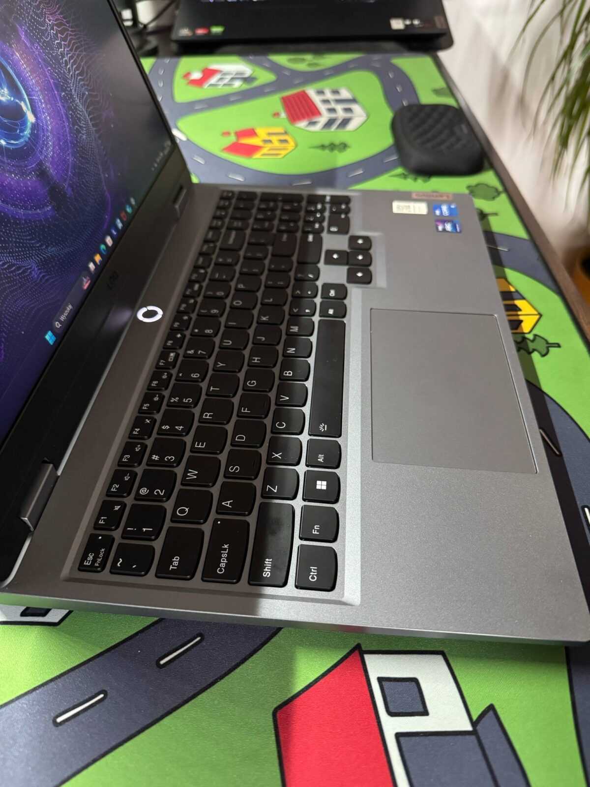 Lenovo LOQ 15IAX9