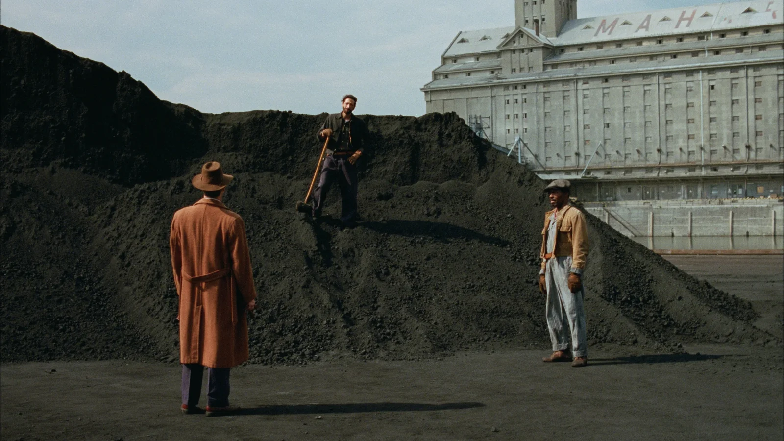 Architektura Traumy i Ambicji - Recenzja Filmu The Brutalist