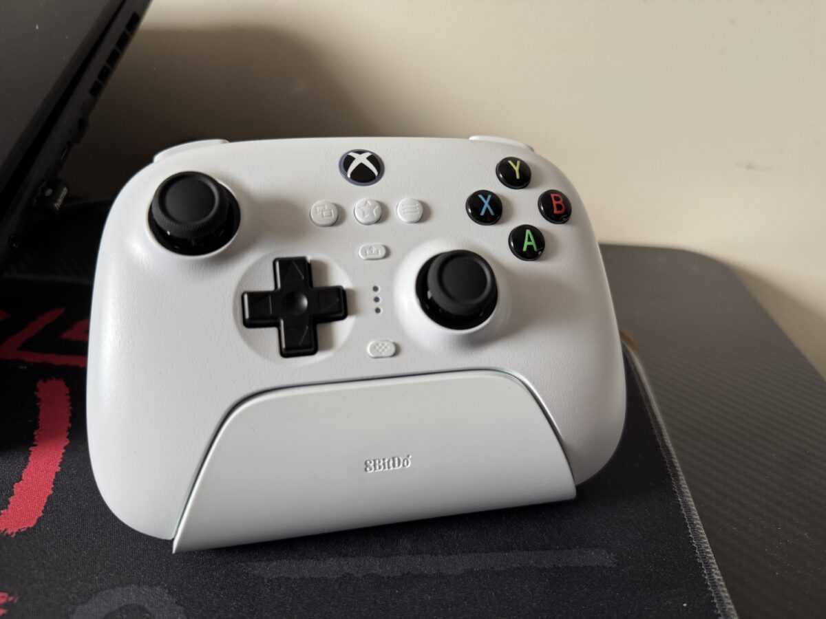Pad, że mucha nie siada. Recenzja 8BITDO Ultimate 3-Mode
