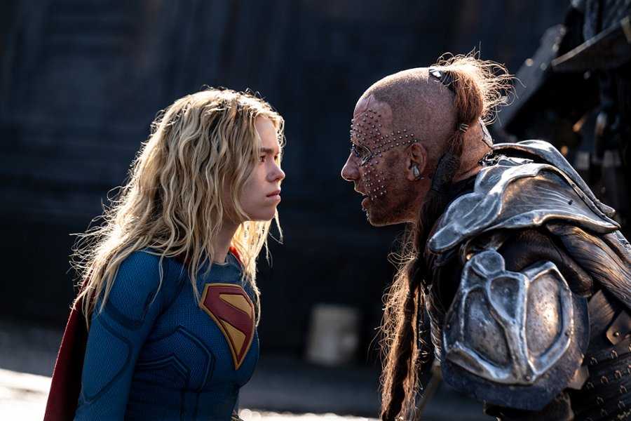 Supergirl stoi twarzą w twarz z Kremem
